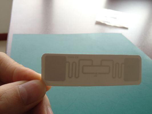 Uhf RFID 스티커 태그는 외국 H3 AZ-9662 공백지 르프드 칩 스티커로 표시합니다